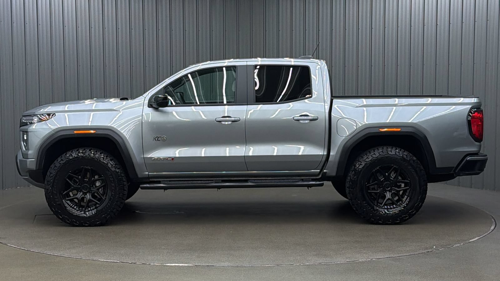Used 2026 GMC Canyon AT4 AWD/4WD image 2