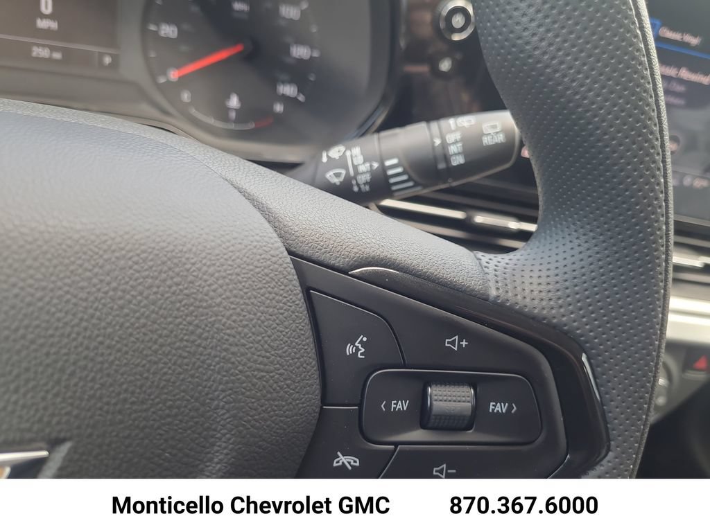 New 2026 Chevrolet Trax LS w/ LS Convenience Package FWD image 20