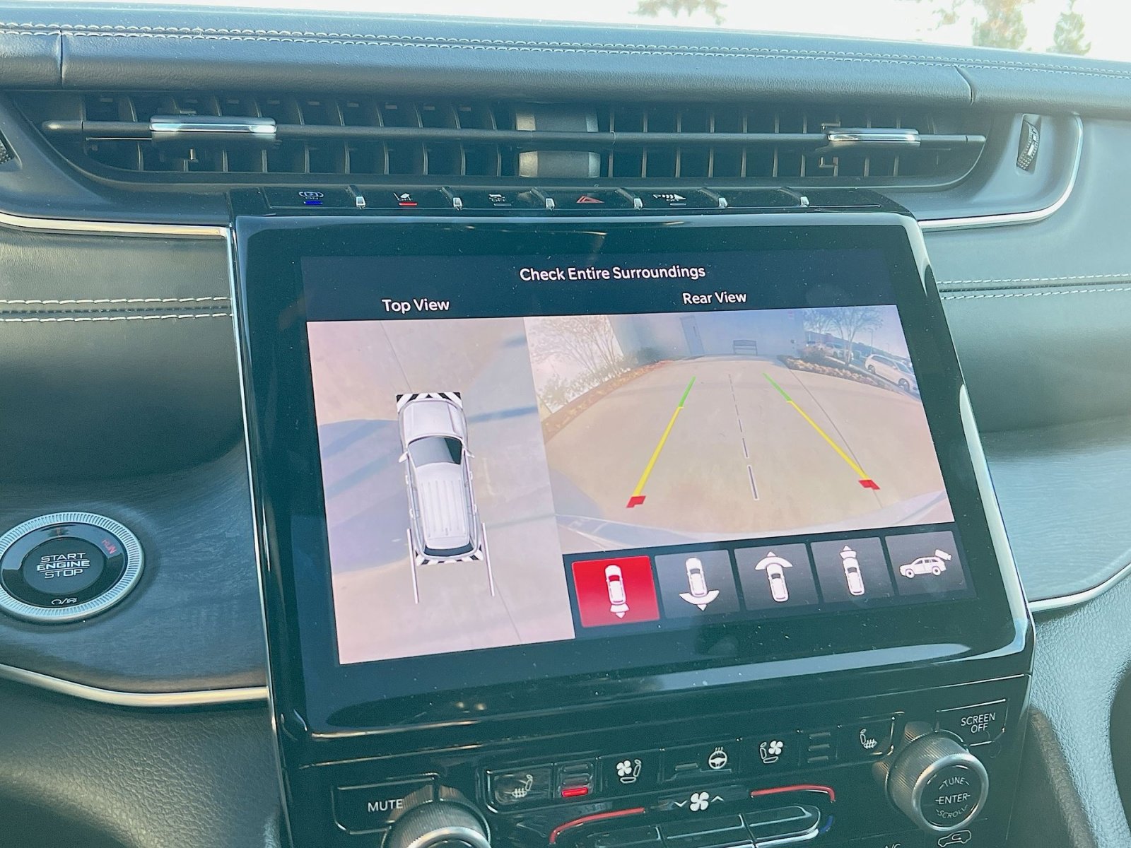 Used 2022 Jeep Grand Cherokee Overland w/ Advanced Protech Group III image 19