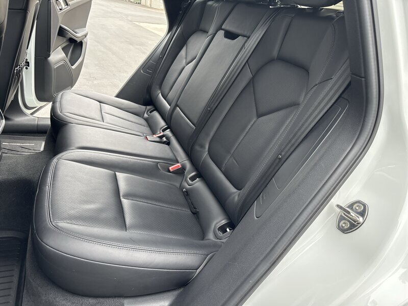Used 2016 Porsche Macan S AWD/4WD image 31