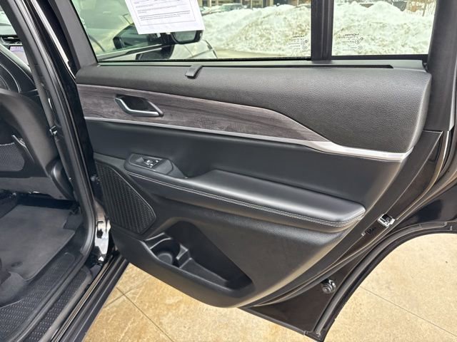 Used 2024 Jeep Grand Cherokee L Limited w/ Luxury Tech Group II image 33