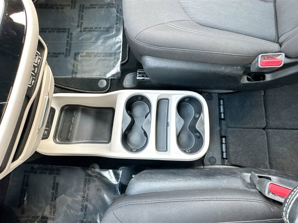 Used 2023 Chrysler Voyager LX image 23