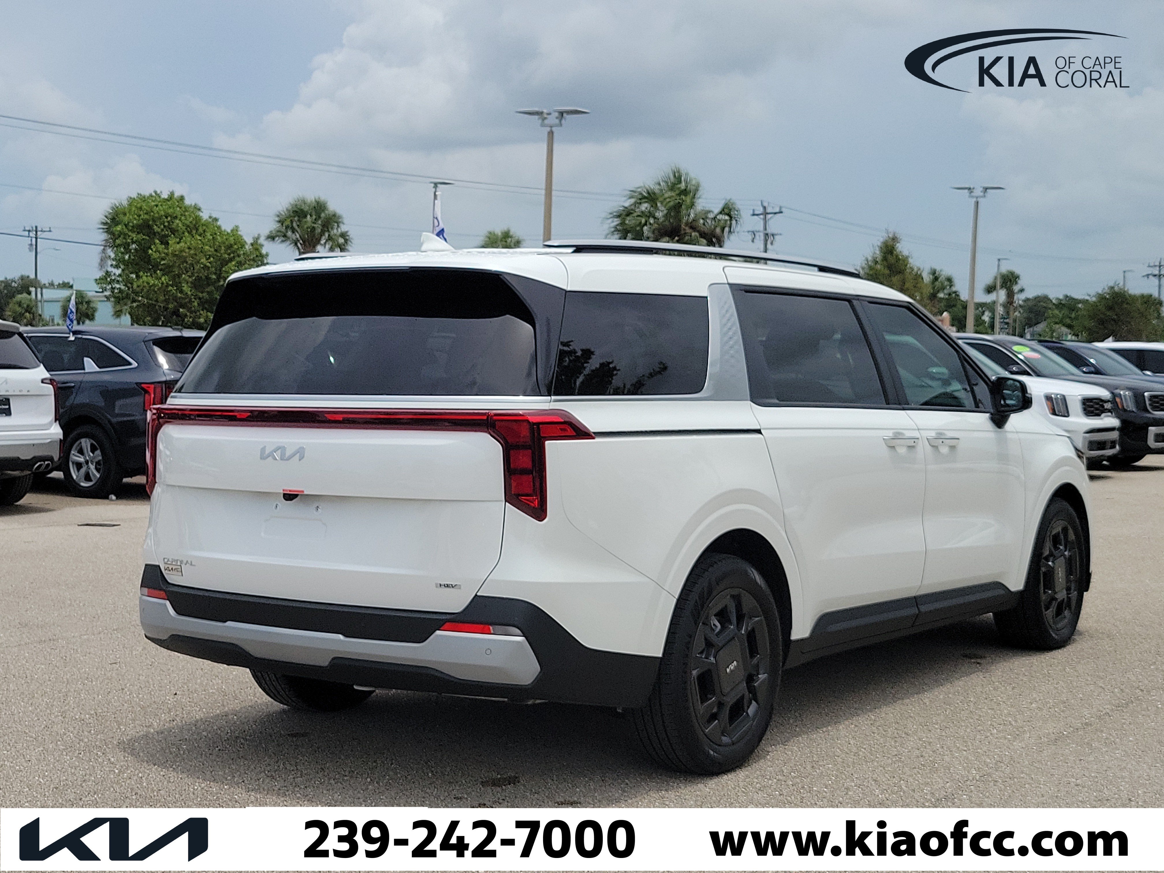 Certified 2026 Kia Carnival EX FWD image 6