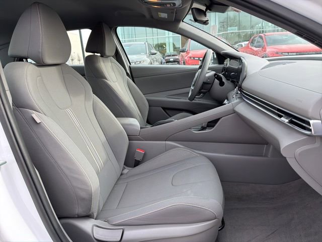 Certified 2024 Hyundai Elantra SEL image 28