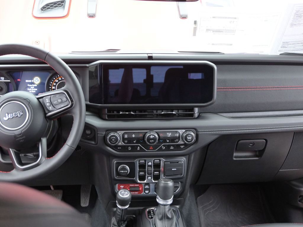 Used 2024 Jeep Gladiator Rubicon AWD/4WD image 24