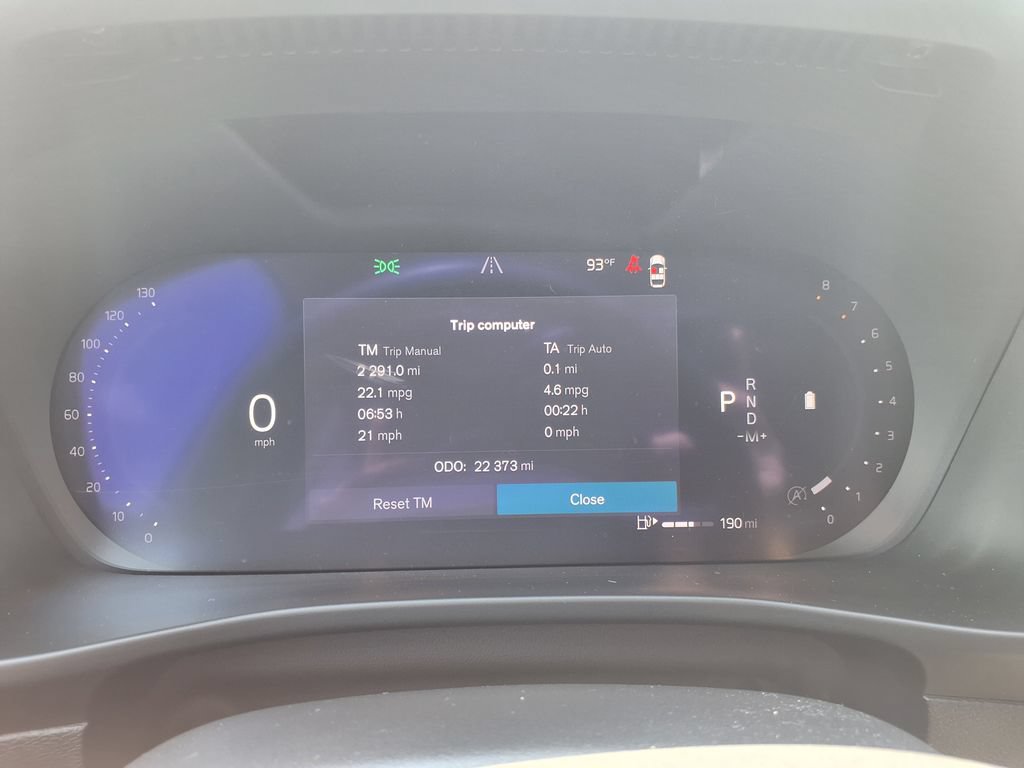 Used 2024 Volvo XC40 B5 Plus AWD/4WD image 38