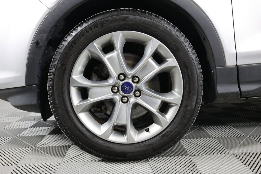 Used 2015 Ford Escape Titanium w/ Equipment Group 301A image 9