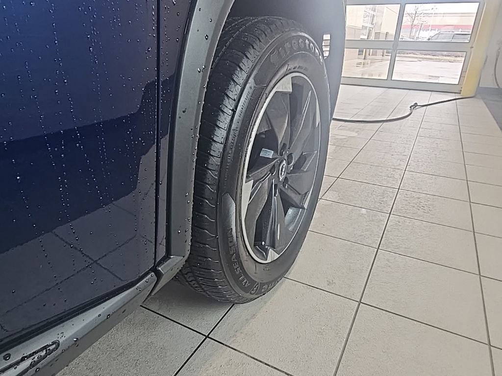 Used 2025 Nissan Rogue SV image 35