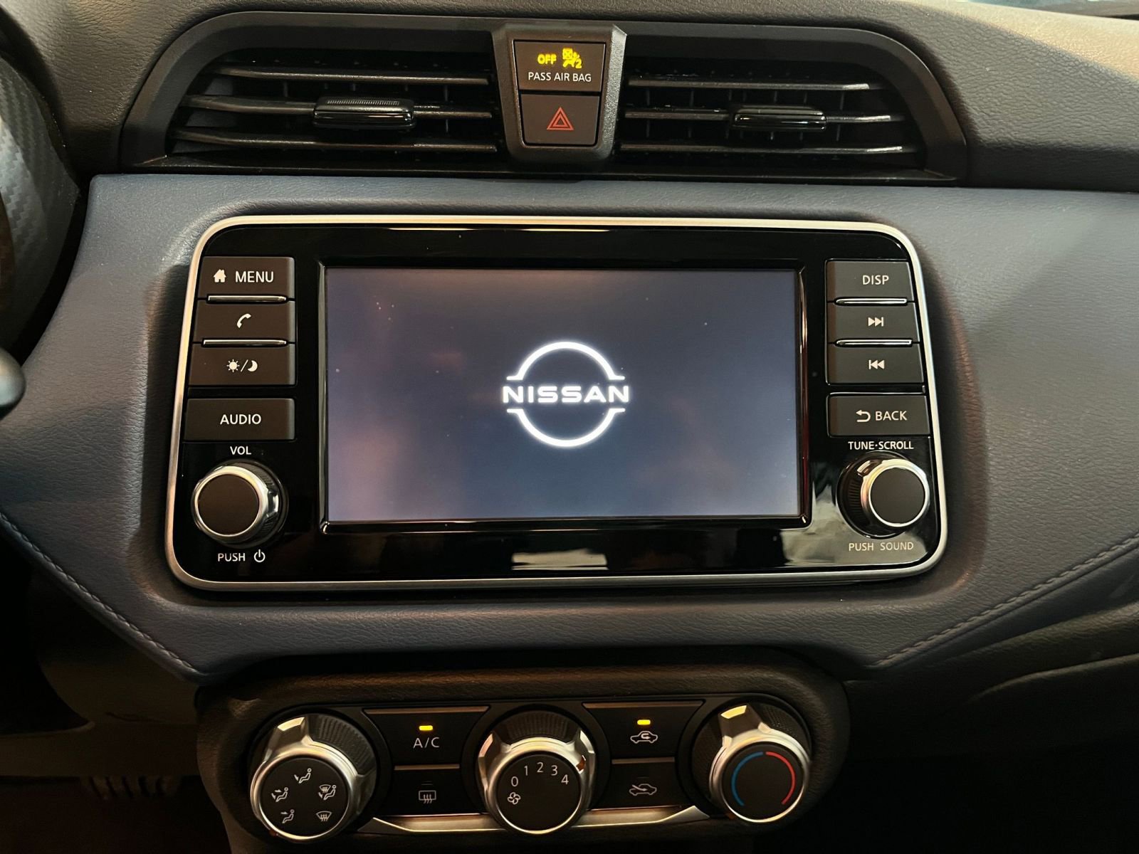 Used 2025 Nissan Versa SV image 20