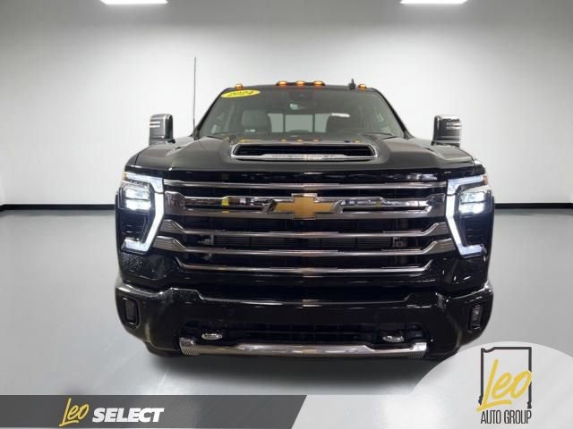 Used 2024 Chevrolet Silverado 3500 High Country w/ Technology Package AWD/4WD image 2