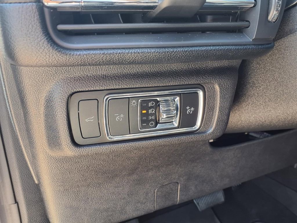 Used 2024 Lincoln Corsair FWD w/ Equipment Group 101A image 22