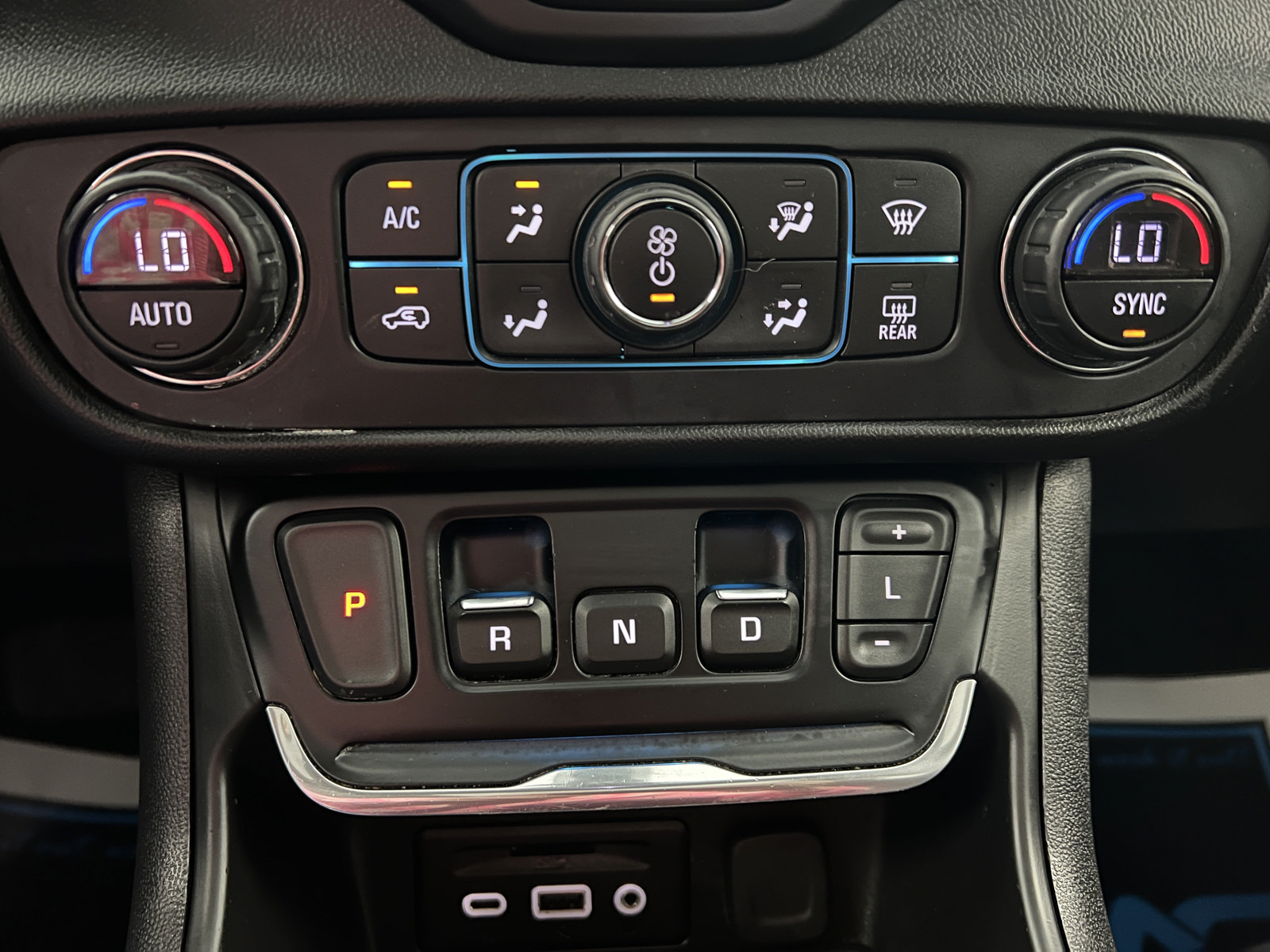 Used 2020 GMC Terrain SLT w/ Preferred Package FWD image 21