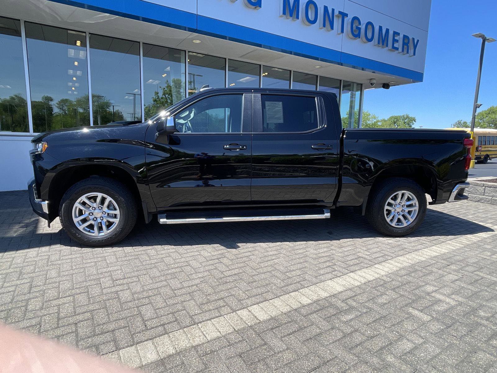 Used 2020 Chevrolet Silverado 1500 LT w/ All-Star Edition AWD/4WD image 2