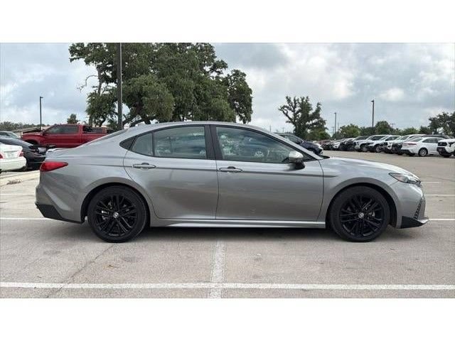 Used 2025 Toyota Camry SE FWD image 4