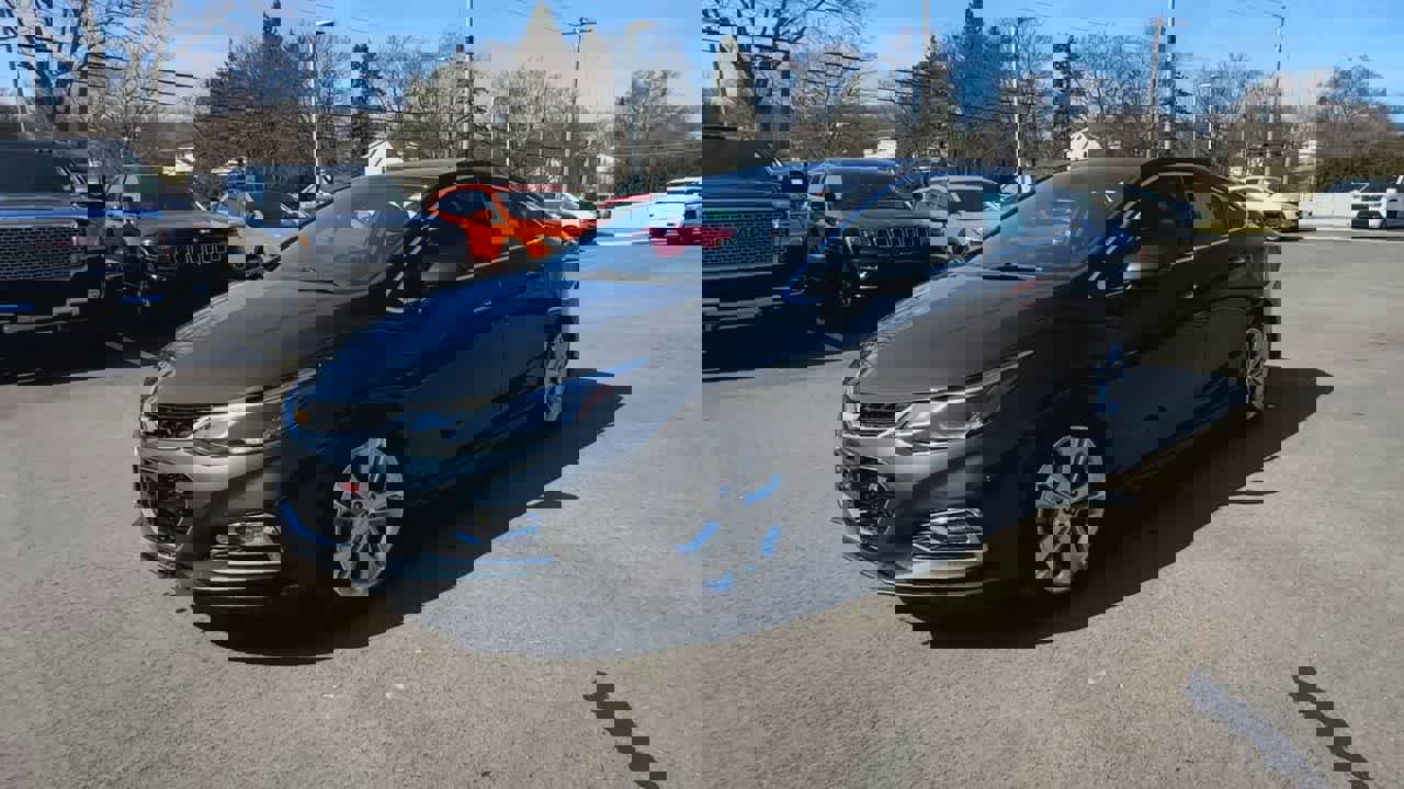 Used 2018 Chevrolet Cruze Premier w/ RS Package image 4