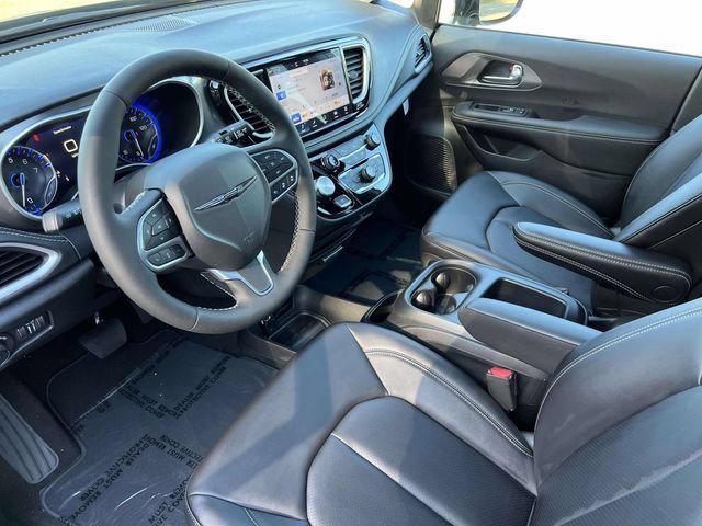 New 2026 Chrysler Pacifica Select FWD image 28