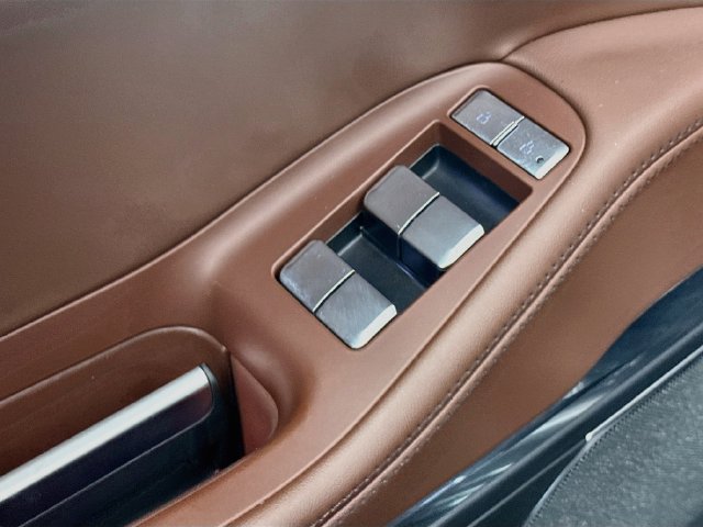 Used 2025 Lincoln Navigator Reserve AWD/4WD image 18