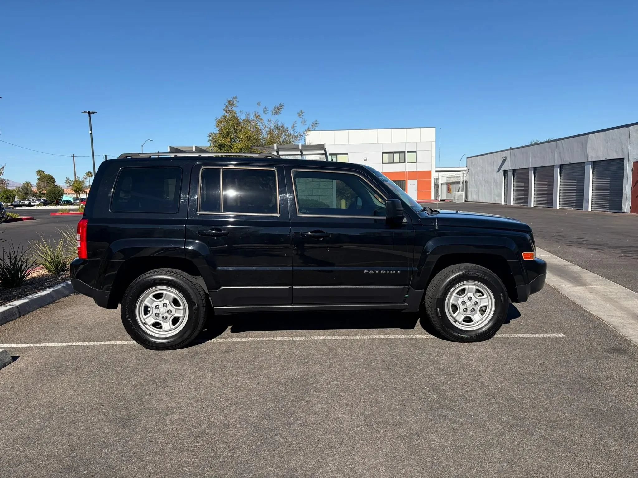 Used 2016 Jeep Patriot Sport w/ Power Value Group AWD/4WD image 5