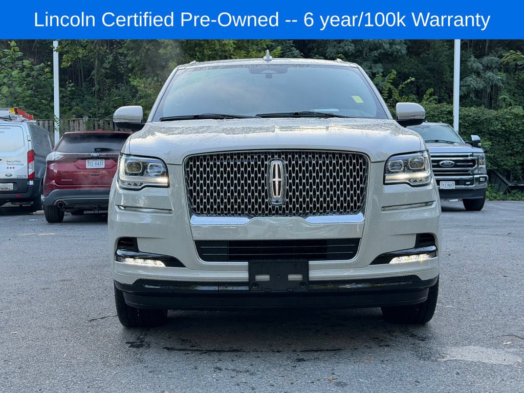 Used 2024 Lincoln Navigator Reserve AWD/4WD image 2