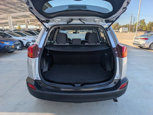 Used 2015 Toyota RAV4 LE FWD image 26