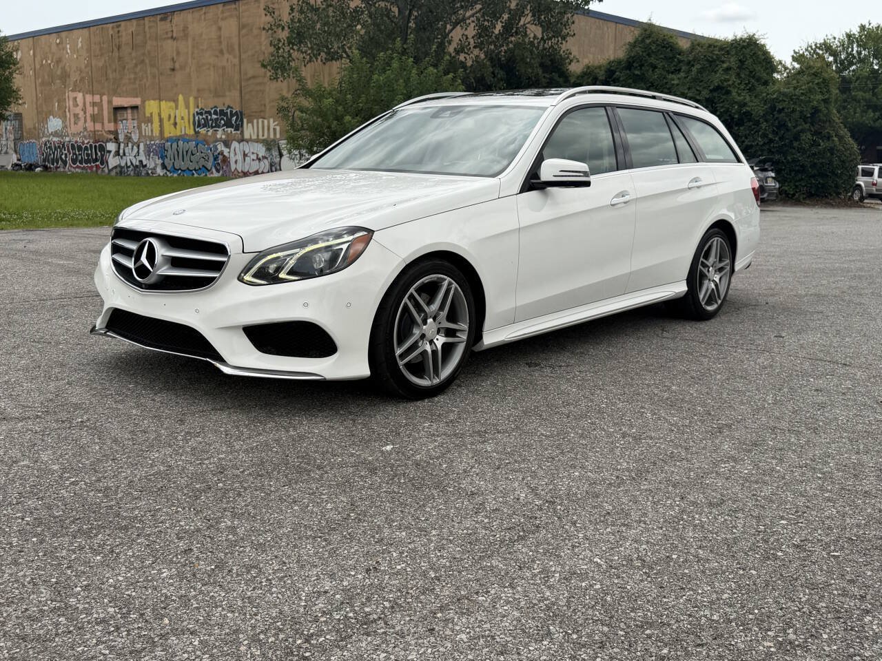 Used 2014 Mercedes-Benz E 350 4MATIC Wagon image 2