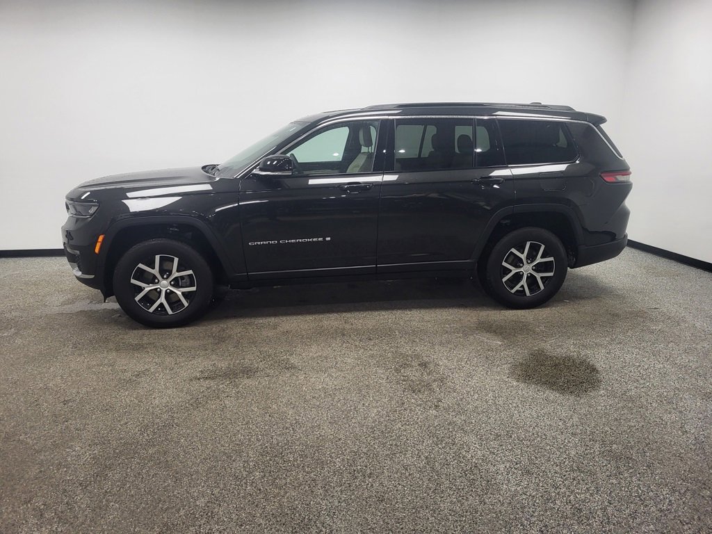 Used 2024 Jeep Grand Cherokee L Limited w/ Luxury Tech Group II image 3