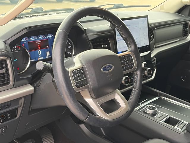 Used 2023 Ford Expedition XLT image 15