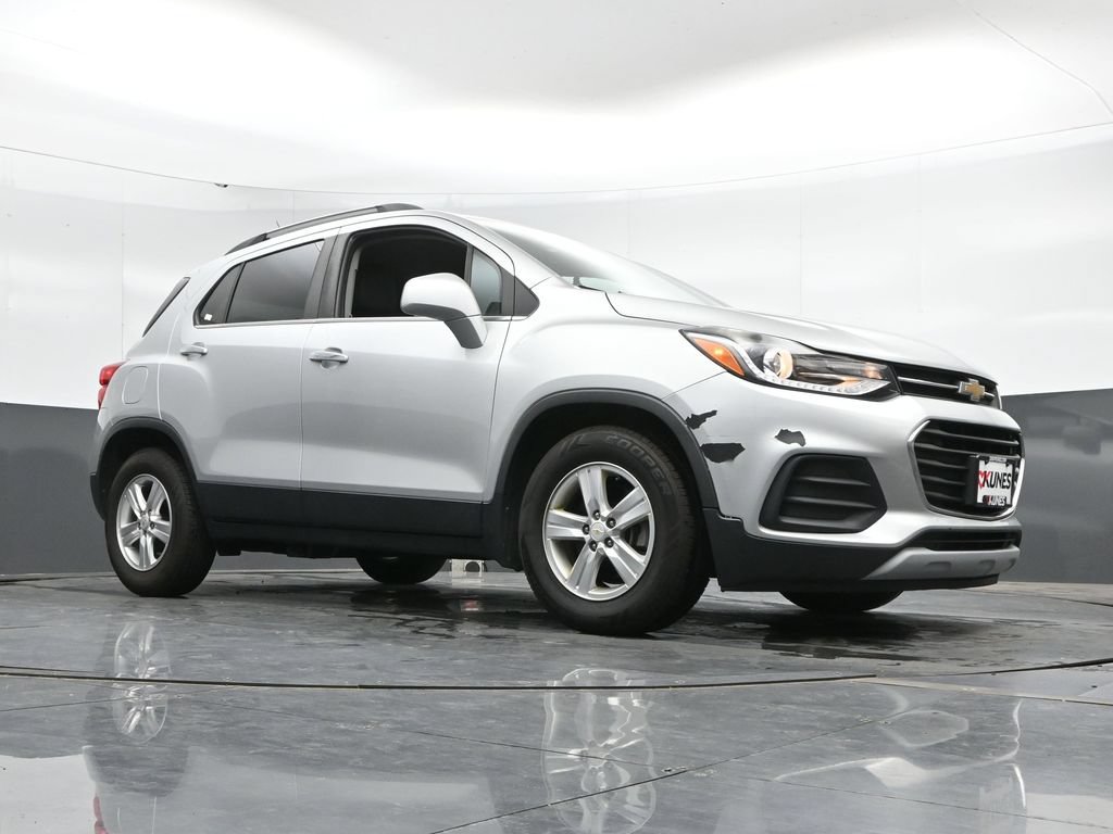 Used 2020 Chevrolet Trax LT w/ LT Convenience Package FWD image 43