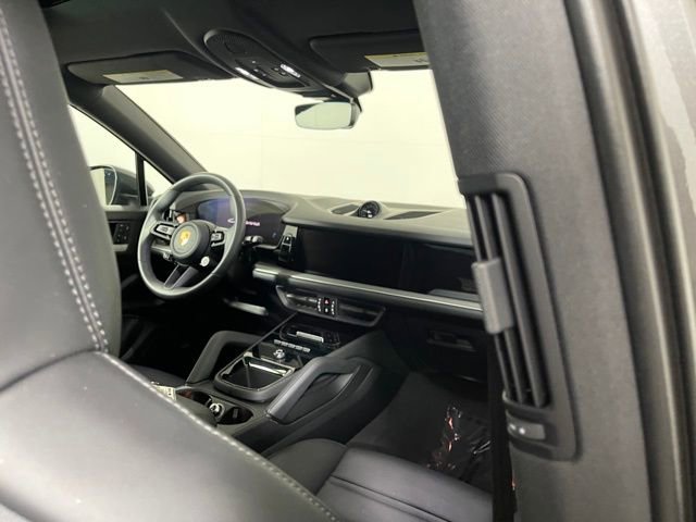 Used 2025 Porsche Cayenne E-Hybrid Coupe image 23