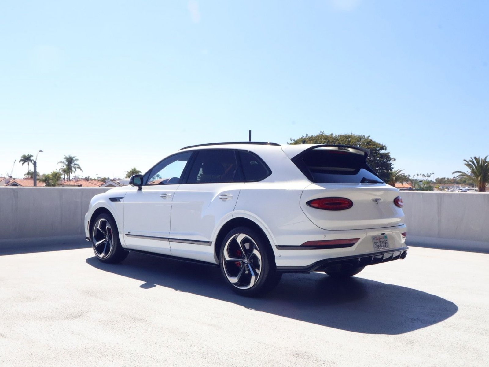 Certified 2023 Bentley Bentayga AWD/4WD image 3