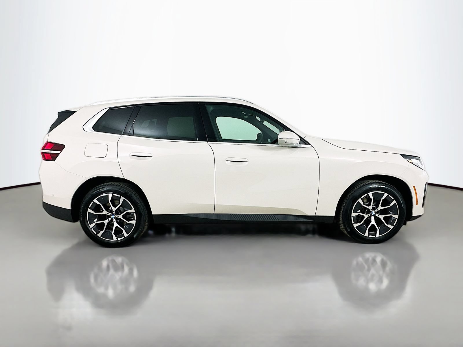 New 2026 BMW X3 xDrive30i w/ Premium Package AWD/4WD image 4