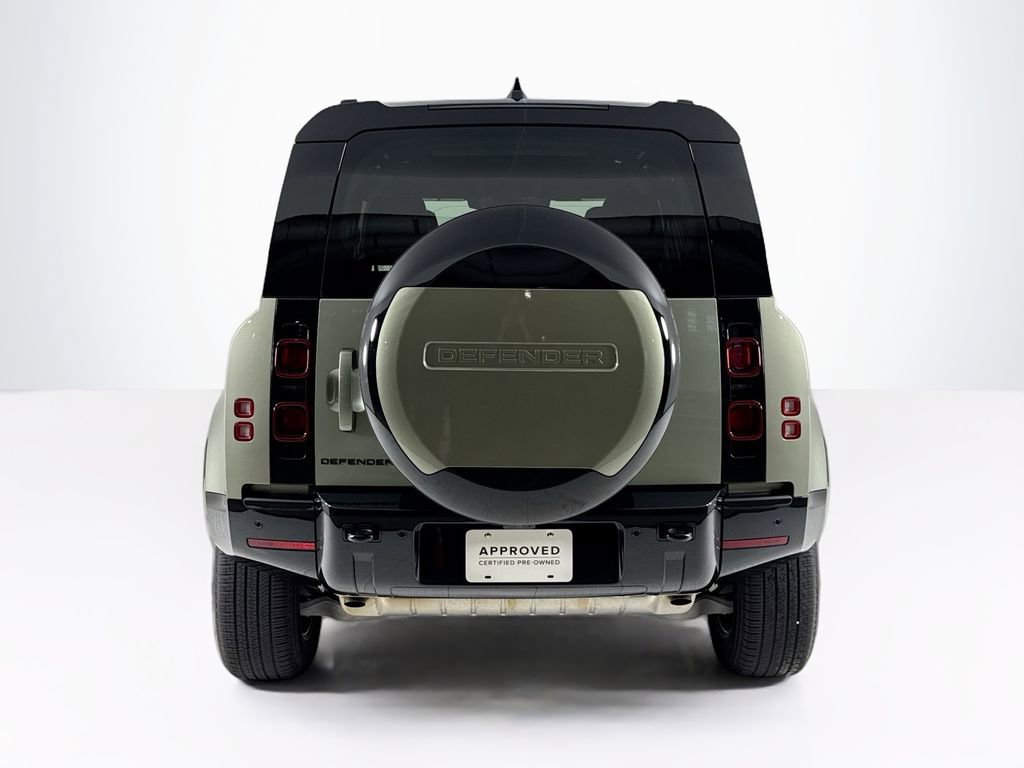 Used 2025 Land Rover Defender 110 X-Dynamic SE image 4