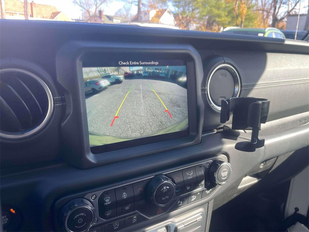 Used 2018 Jeep Wrangler Unlimited Sahara image 28
