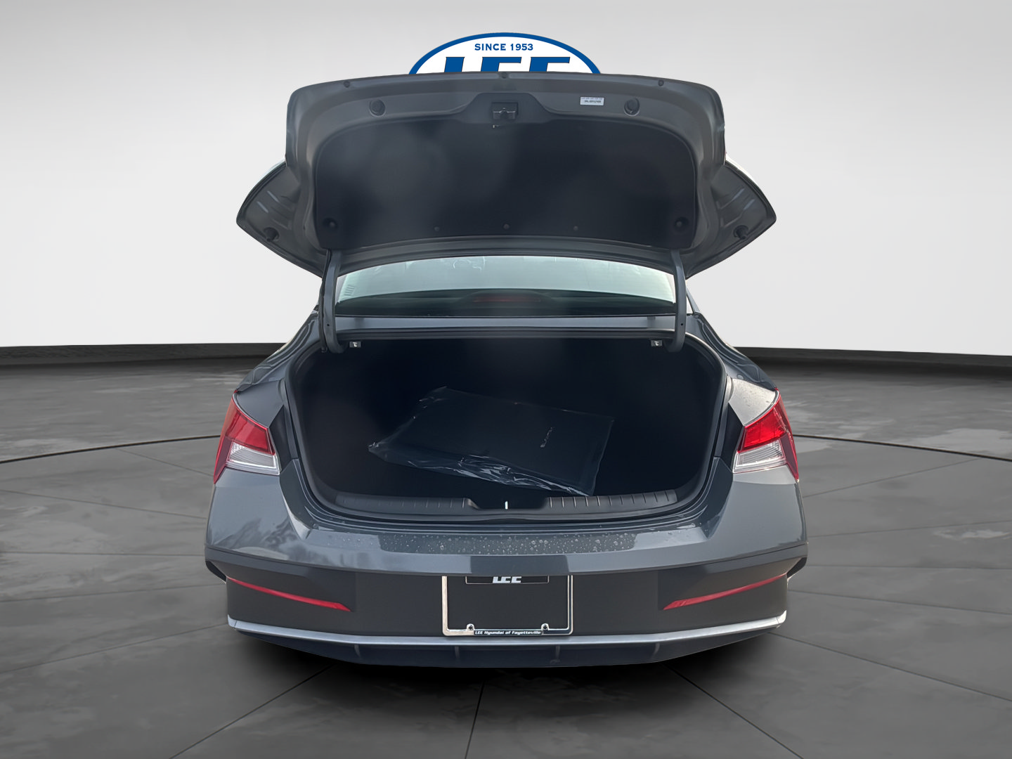 Certified 2026 Hyundai Elantra SE FWD image 17