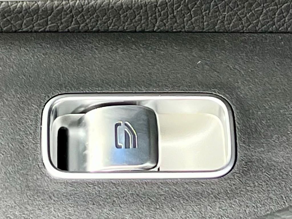 Certified 2026 Mercedes-Benz GLS 450 4MATIC image 36