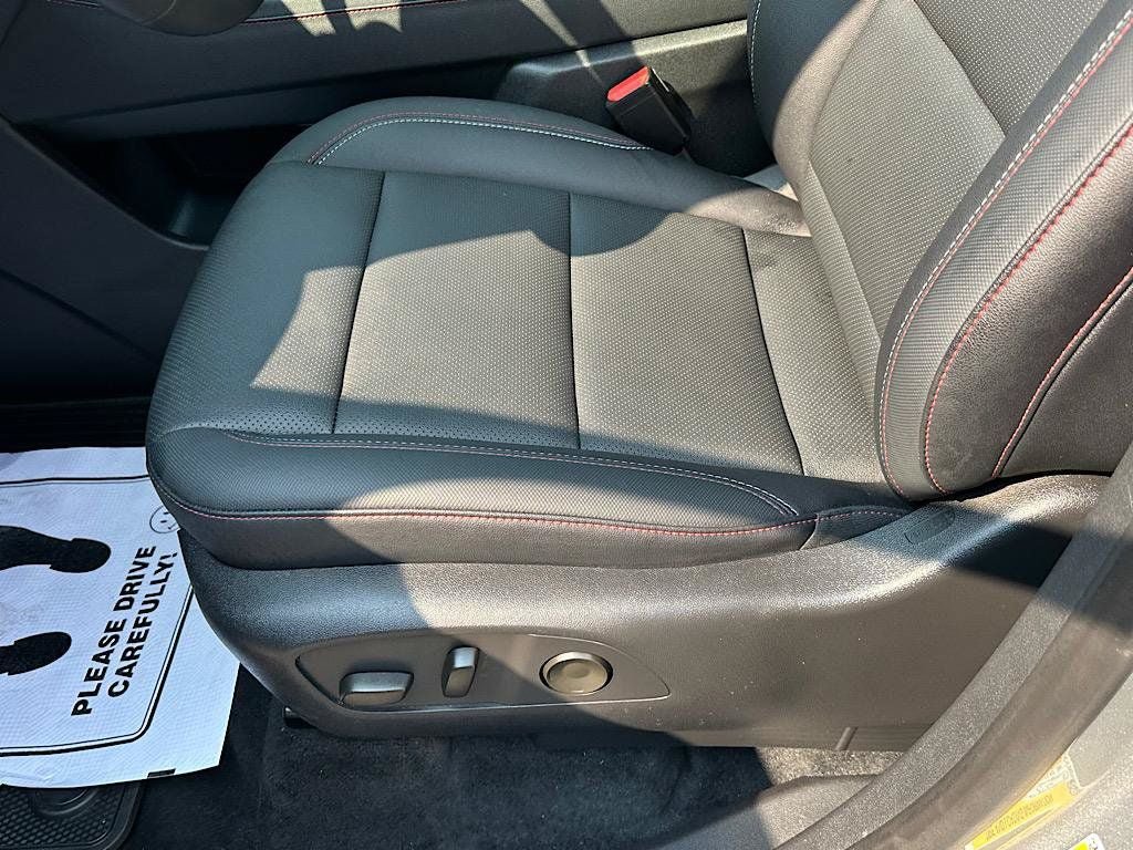 Used 2024 Chevrolet Traverse Z71 w/ Enhanced Driving Package AWD/4WD image 12