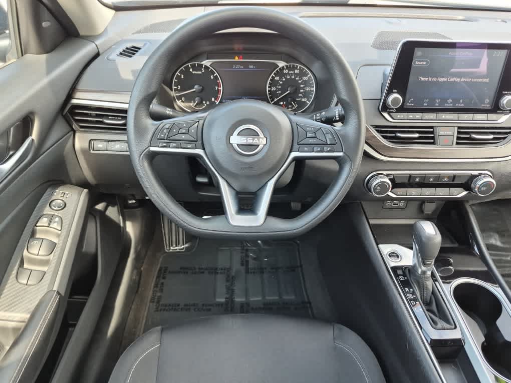 Used 2024 Nissan Altima 2.5 SV FWD image 8