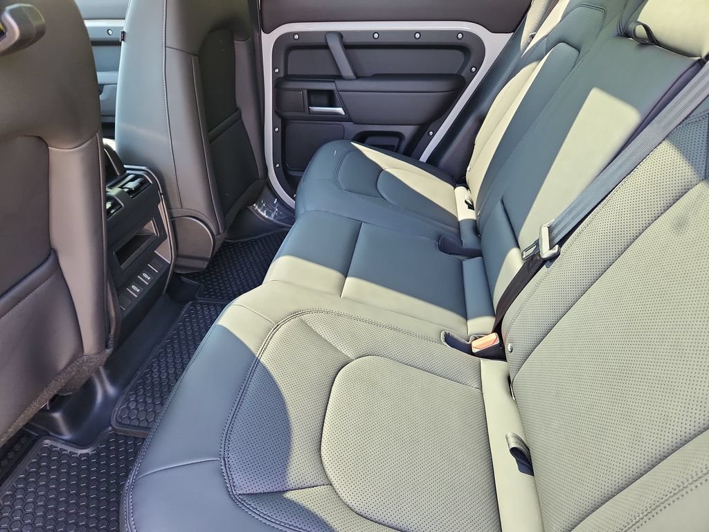 New 2026 Land Rover Defender 110 S AWD/4WD image 5