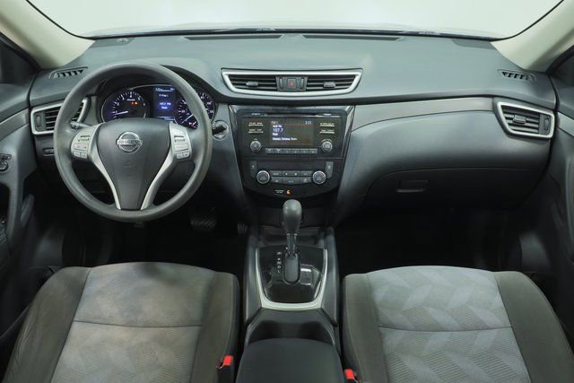 Used 2016 Nissan Rogue SV image 12