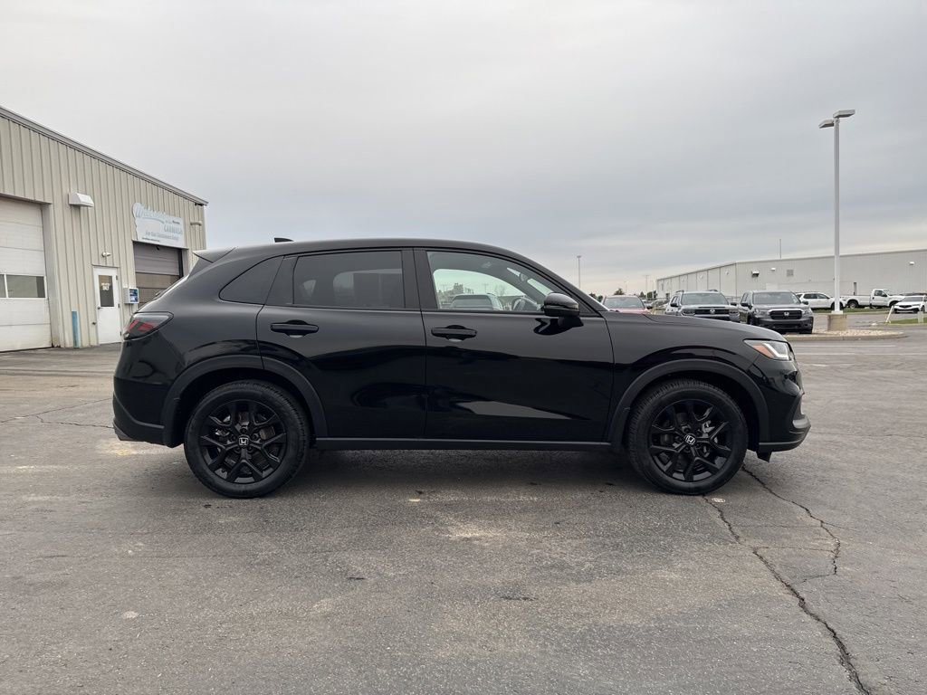 Used 2025 Honda HR-V Sport image 8