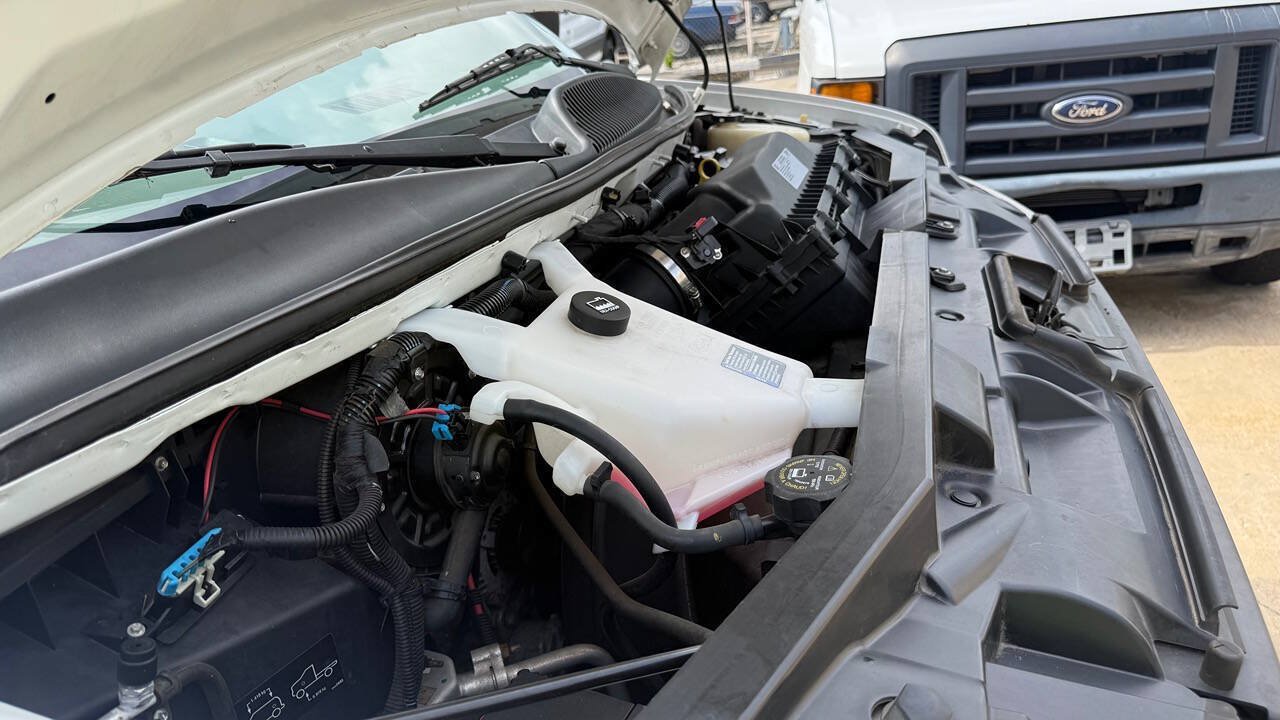 Used 2018 Chevrolet Express 2500 w/ Driver Convenience Package RWD image 49