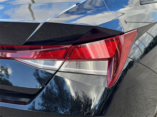 Used 2023 Hyundai Elantra SEL w/ Convenience Package image 8