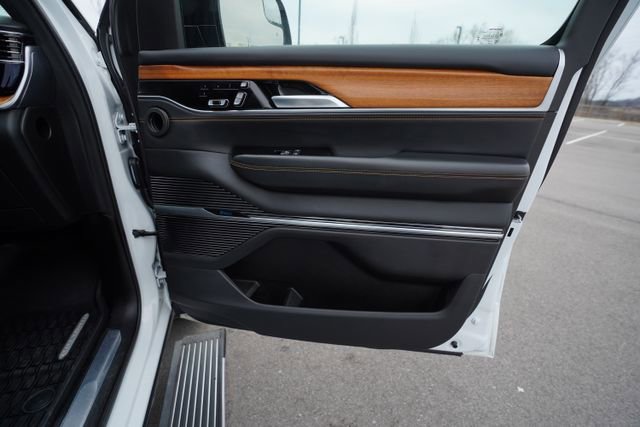 Used 2024 Jeep Grand Wagoneer L Series III image 22