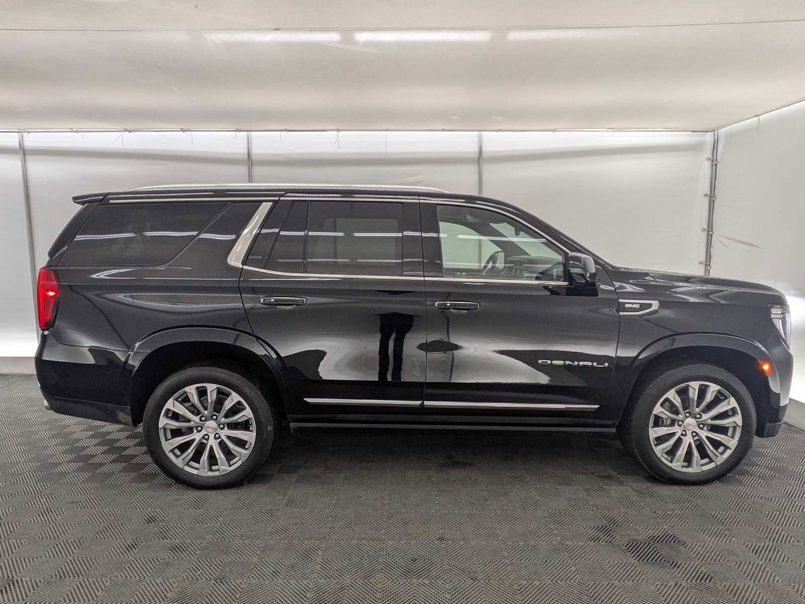 Used 2023 GMC Yukon Denali w/ Max Trailering Package image 6
