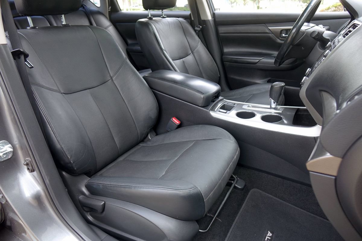 Used 2014 Nissan Altima 2.5 SL w/ Technology Package FWD image 8