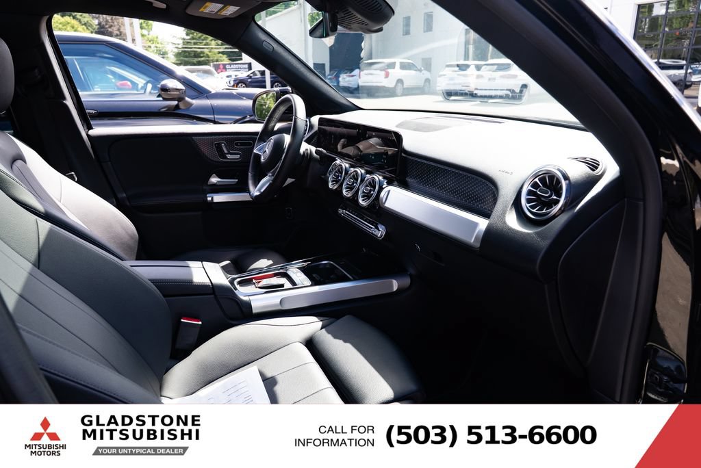 Used 2025 Mercedes-Benz GLB 250 4MATIC image 27