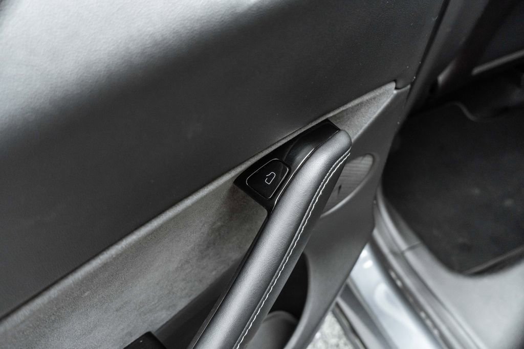 Used 2020 Tesla Model Y Long Range image 31