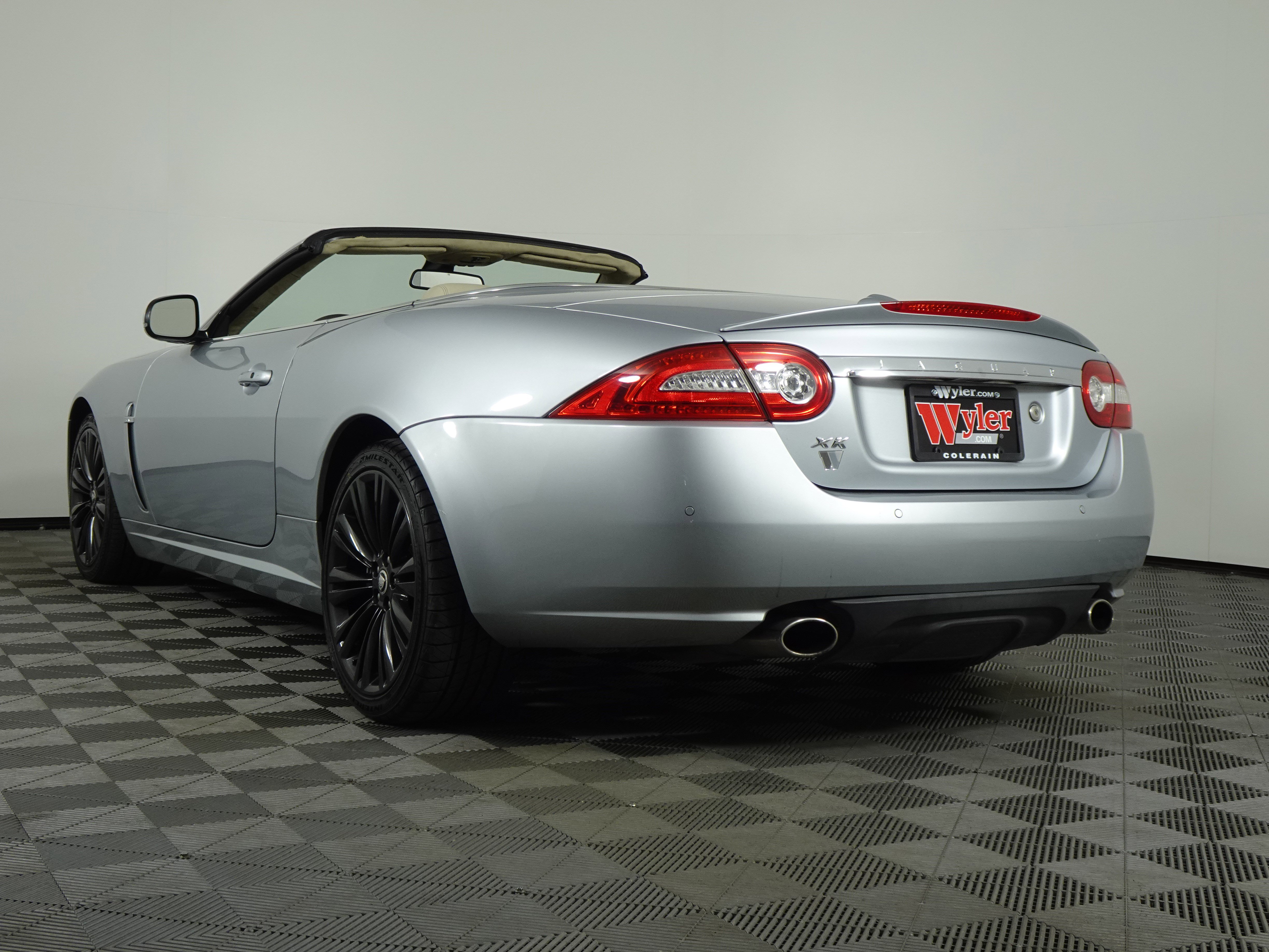 Used 2010 Jaguar XK Convertible image 44
