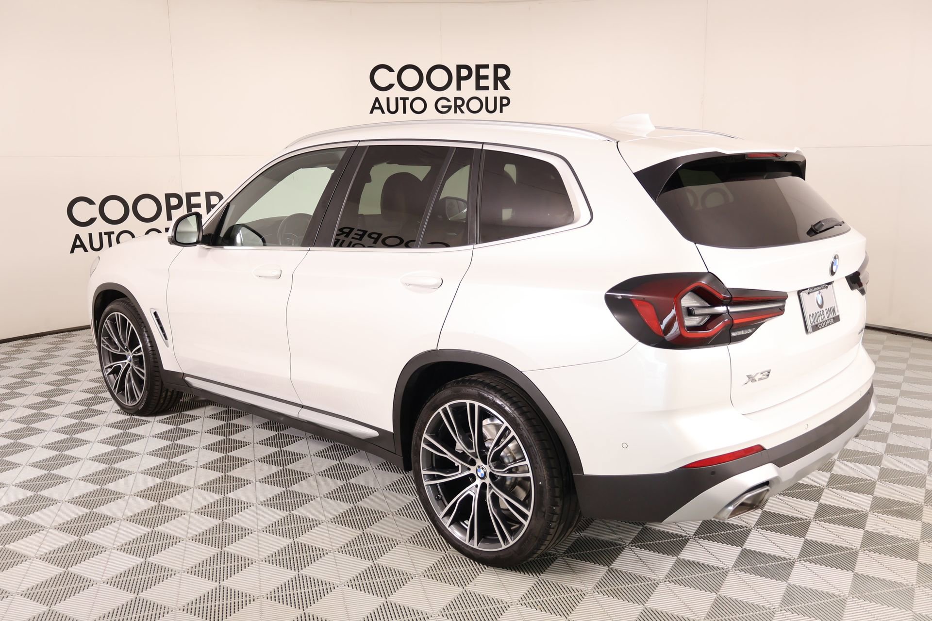 Used 2023 BMW X3 sDrive30i w/ Premium Package w/ZPA RWD image 24
