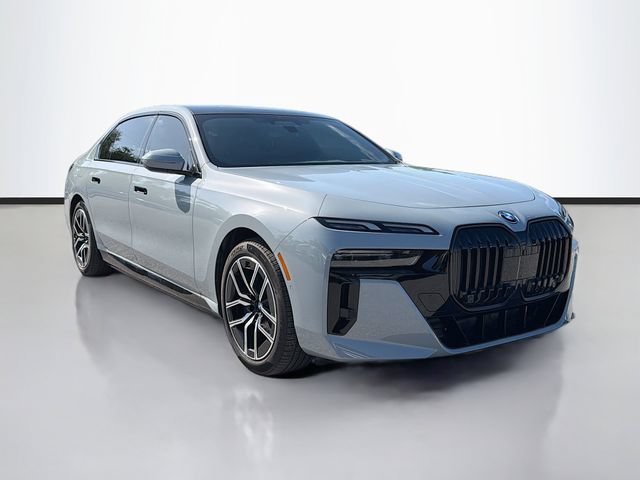 Used 2025 BMW i7 xDrive60 AWD/4WD image 7